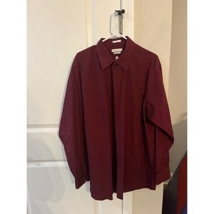 Van Heusen Striped Maroon Mens Button Down Long Sleeve Shirt Size 17.5 (34/35)